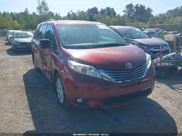 2015 TOYOTA SIENNA XLE 7 PASSENGER — I115