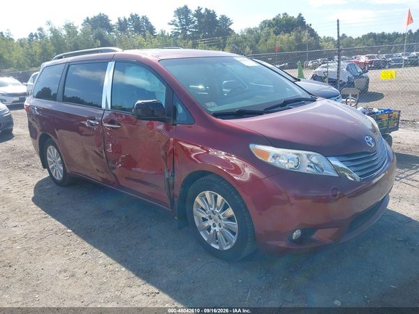 2015 TOYOTA SIENNA XLE 7 PASSENGER — I116