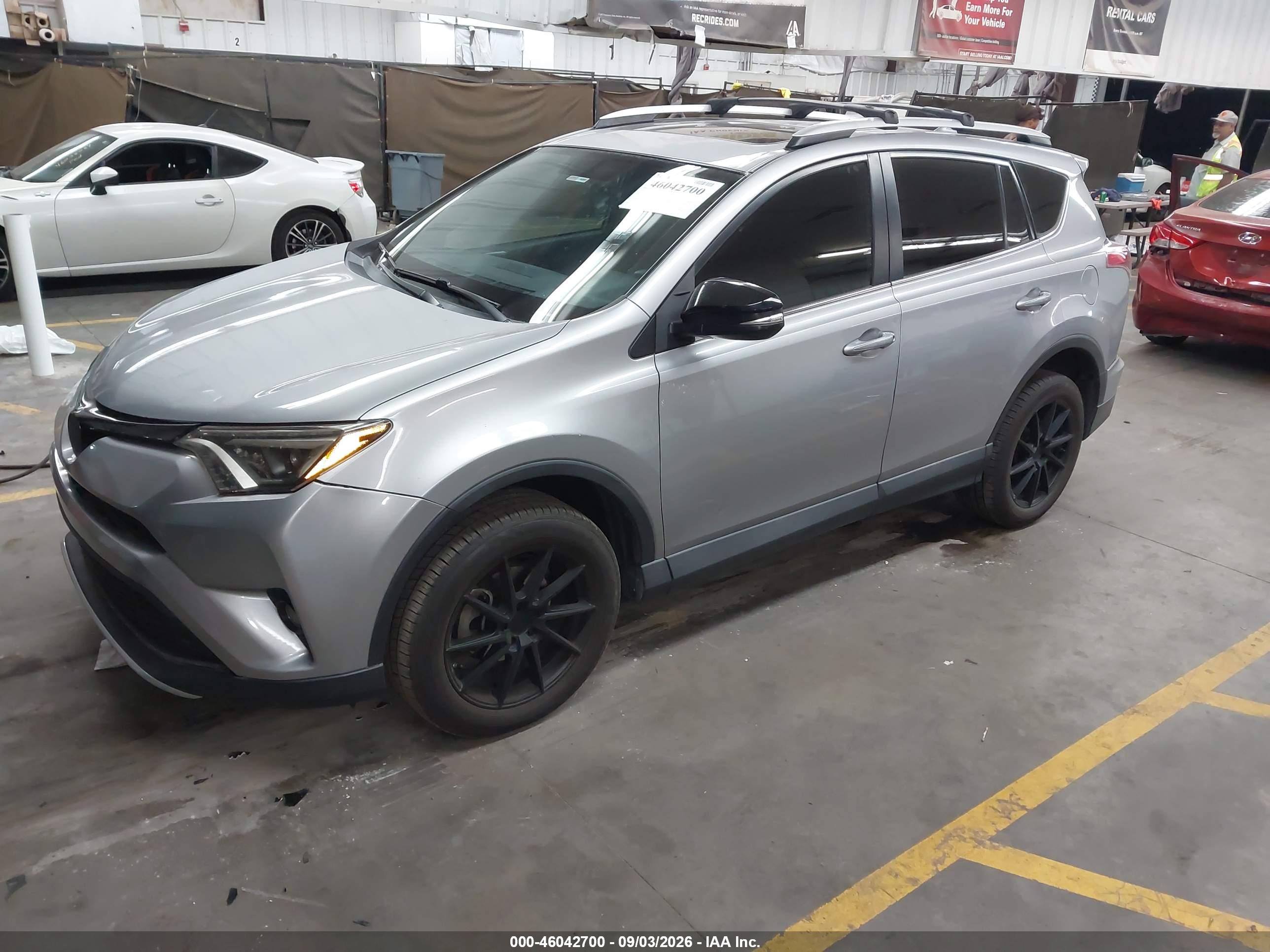 2016 TOYOTA RAV4 SE — I2