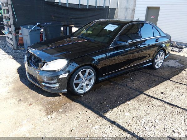 2012 MERCEDES-BENZ C 300 — I2