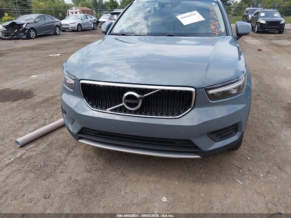2020 VOLVO XC40 T5 MOMENTUM