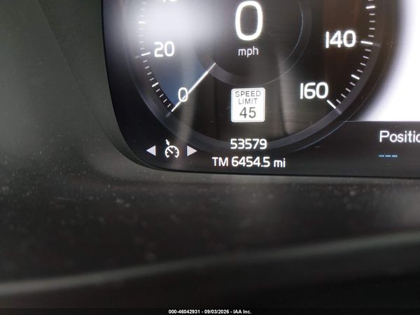 2020 VOLVO XC40 T5 MOMENTUM