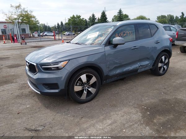 2020 VOLVO XC40 T5 MOMENTUM