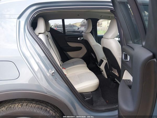 2020 VOLVO XC40 T5 MOMENTUM