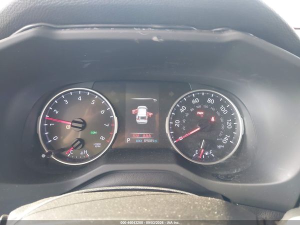 2019 TOYOTA RAV4 XLE — I7