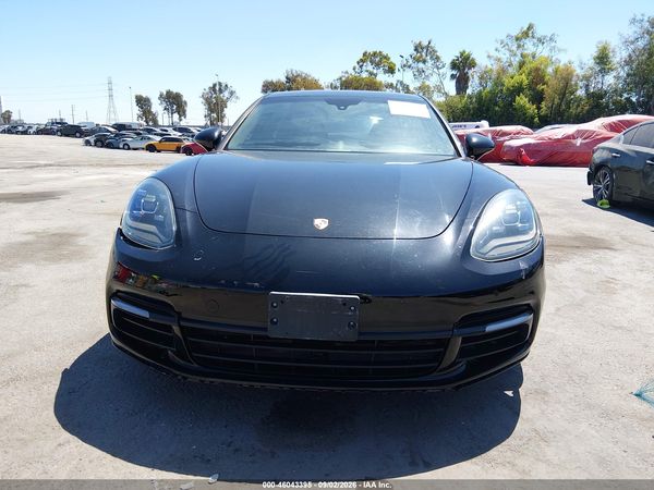 2018 PORSCHE PANAMERA 4