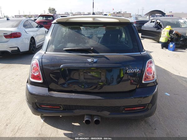 2012 MINI COOPER S