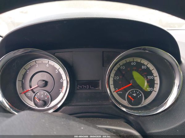 2012 DODGE GRAND CARAVAN SXT — I7