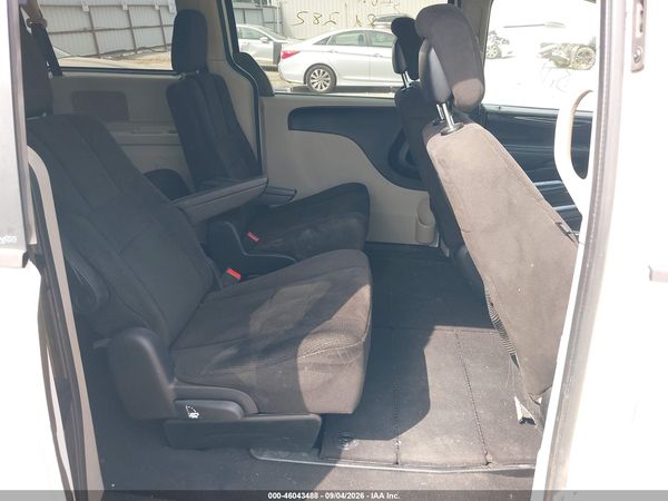 2012 DODGE GRAND CARAVAN SXT — I8