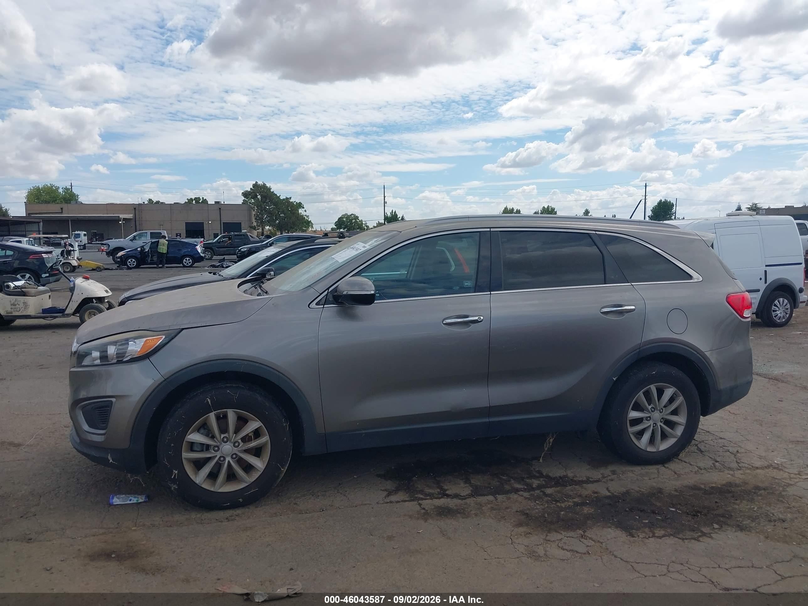 2017 KIA SORENTO 2.4L LX