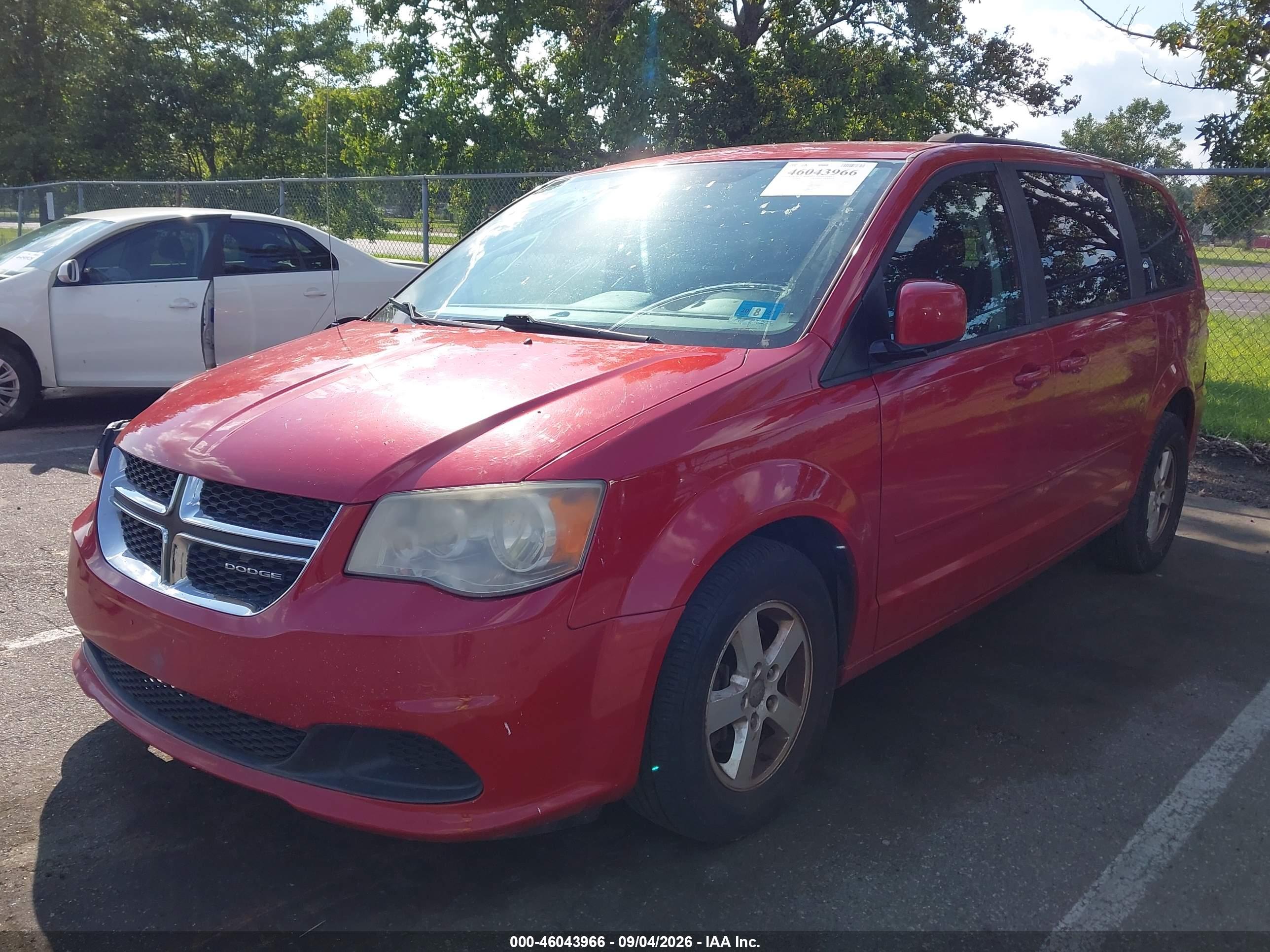 2012 DODGE GRAND CARAVAN SXT — I2