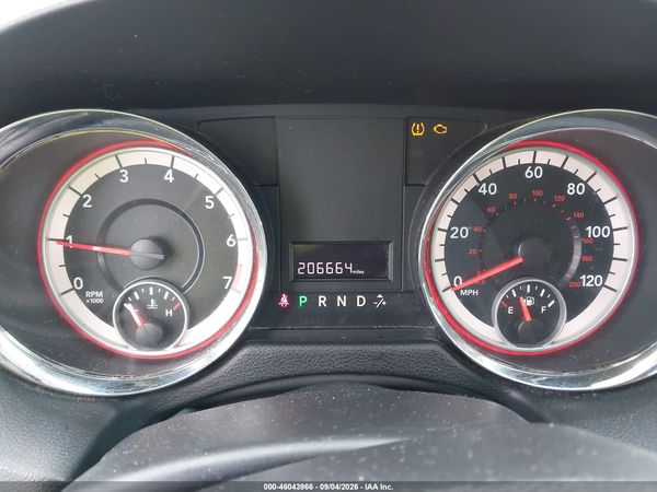 2012 DODGE GRAND CARAVAN SXT — I7