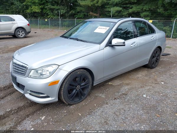 2012 MERCEDES-BENZ C 300 — I2