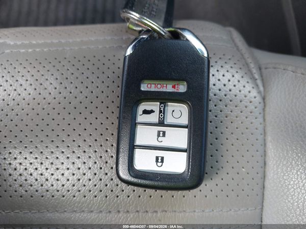 2019 HONDA CR-V TOURING — I11