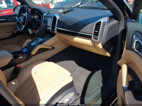 2016 PORSCHE CAYENNE