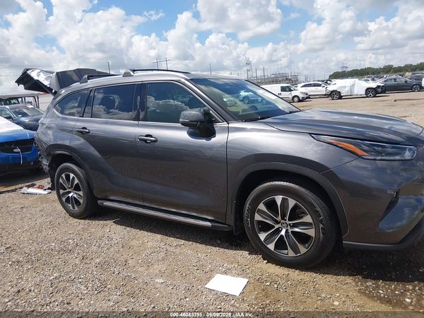 2021 TOYOTA HIGHLANDER XLE — I116