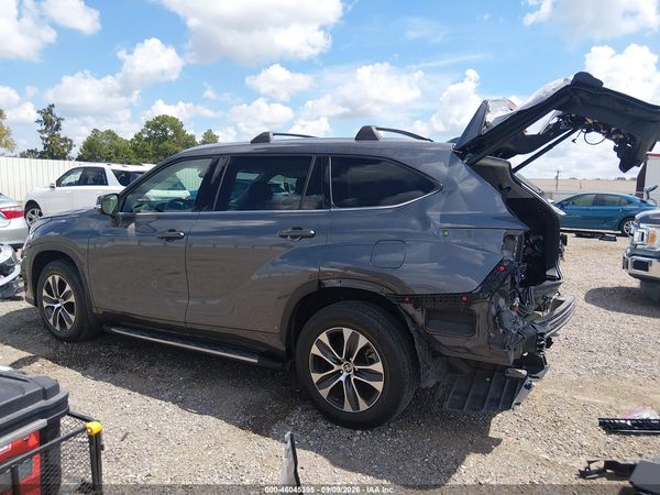 2021 TOYOTA HIGHLANDER XLE — I117