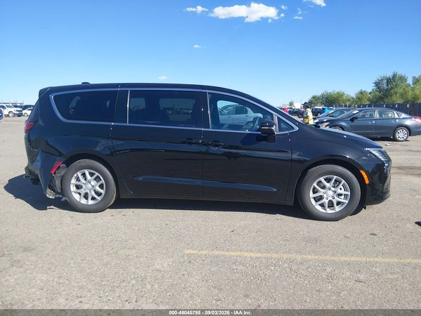 2027 CHRYSLER PACIFICA Select — I116