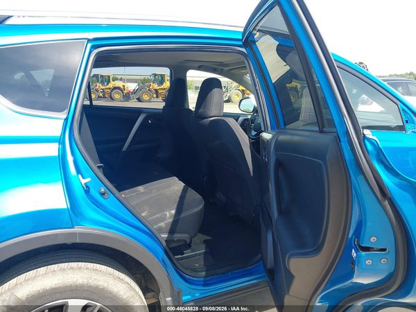 2018 TOYOTA RAV4 XLE — I8