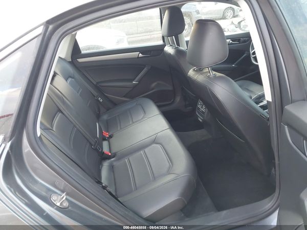 2021 VOLKSWAGEN PASSAT 2.0T SE — I8
