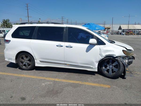 2015 TOYOTA SIENNA SE 8 PASSENGER