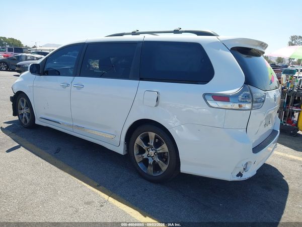 2015 TOYOTA SIENNA SE 8 PASSENGER