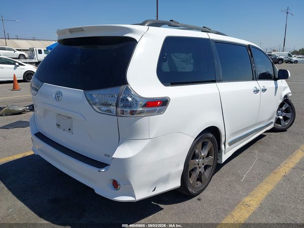 2015 TOYOTA SIENNA SE 8 PASSENGER