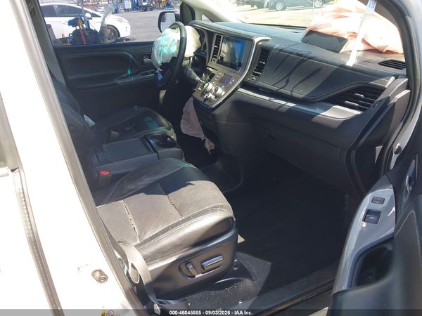 2015 TOYOTA SIENNA SE 8 PASSENGER