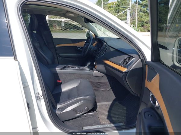 2021 VOLVO XC90 T6 MOMENTUM 7 PASSENGER — I5