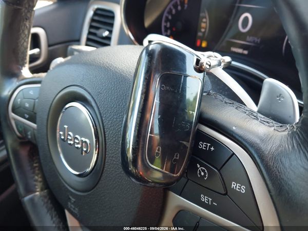 2016 JEEP GRAND CHEROKEE LAREDO — I11