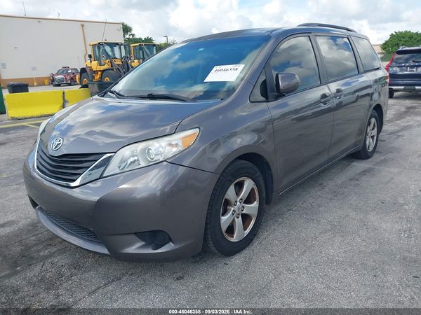 2012 TOYOTA SIENNA LE V6 8 PASSENGER