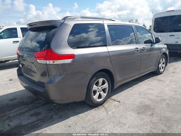 2012 TOYOTA SIENNA LE V6 8 PASSENGER