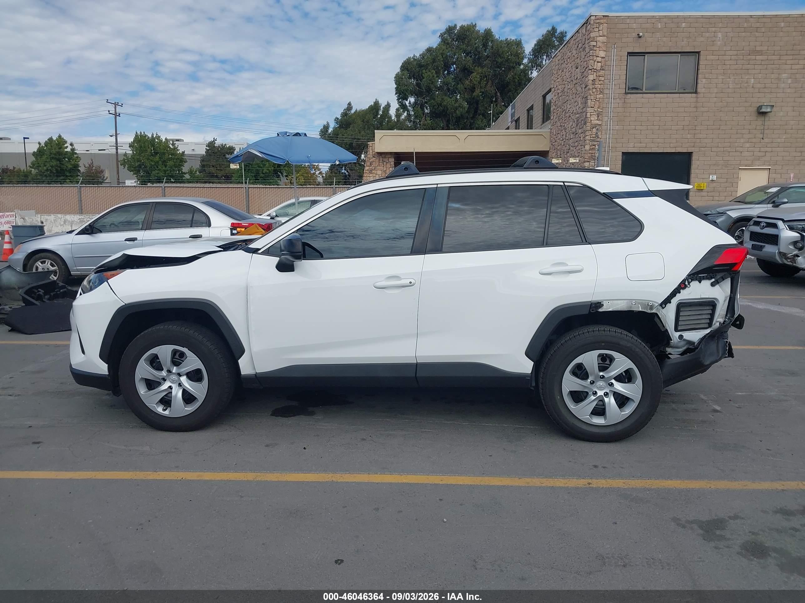 2020 TOYOTA RAV4 LE