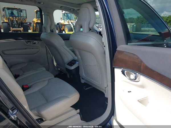 2016 VOLVO XC90 T6 MOMENTUM