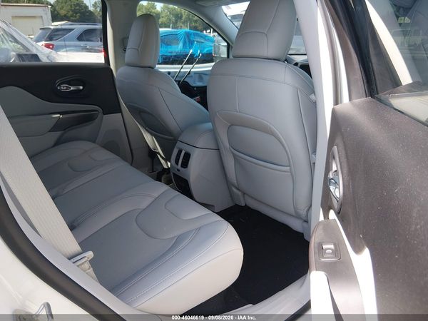 2021 JEEP CHEROKEE LATITUDE LUX FWD — I8