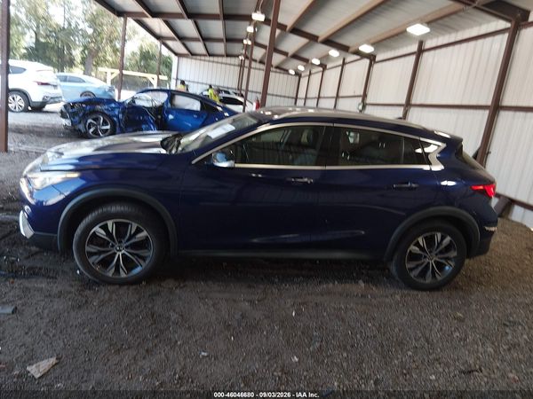 2017 INFINITI QX30