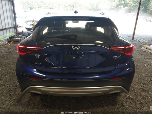 2017 INFINITI QX30 LUXURY