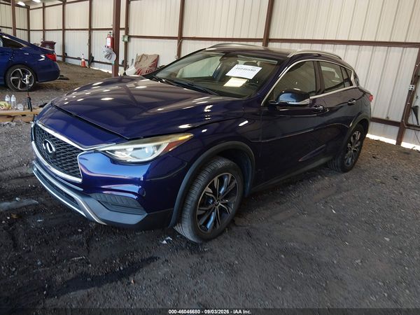 2017 INFINITI QX30 LUXURY