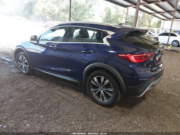 2017 INFINITI QX30 LUXURY