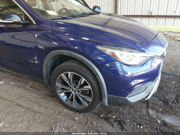 2017 INFINITI QX30 LUXURY