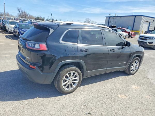 2019 JEEP CHEROKEE LATITUDE FWD