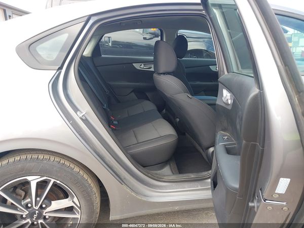 2024 KIA FORTE LXS — I8