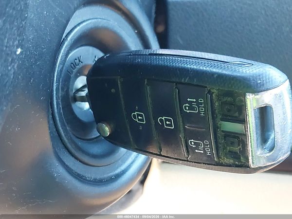 2016 KIA SEDONA LX — I11