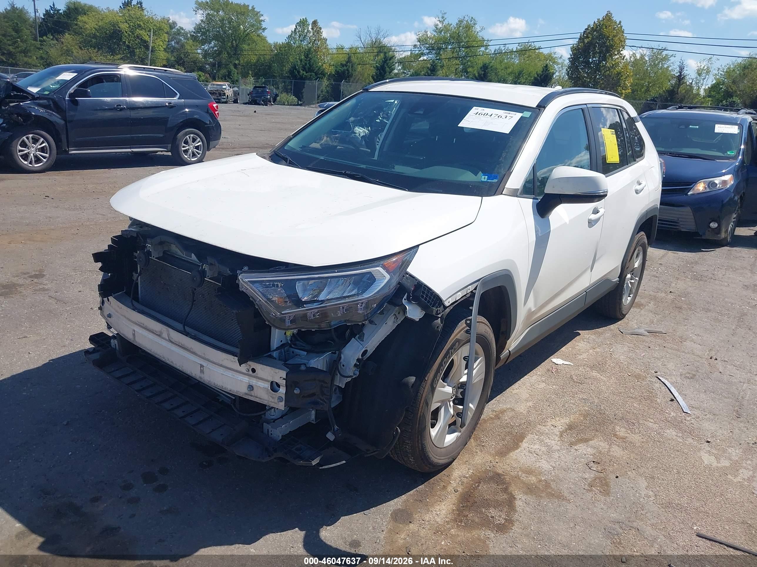 2021 TOYOTA RAV4 XLE — I2