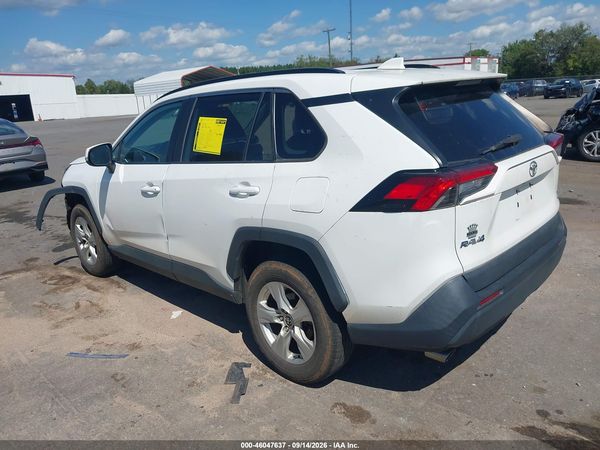 2021 TOYOTA RAV4 XLE — I3
