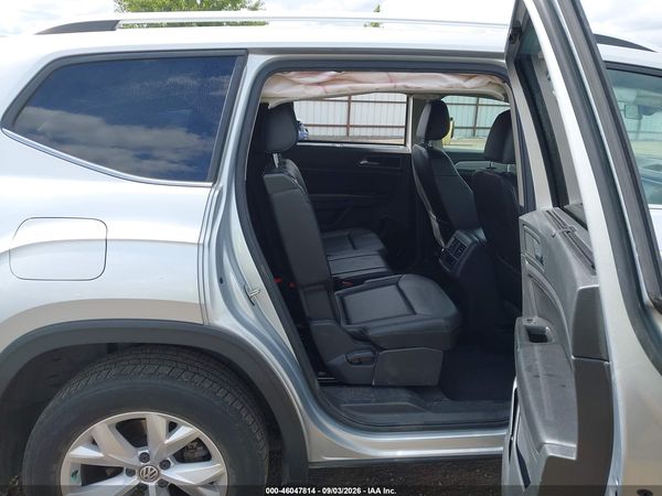 2018 VOLKSWAGEN ATLAS 3.6L V6 SE — I8