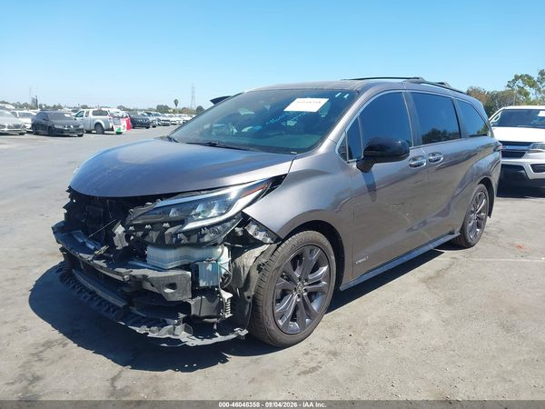 2021 TOYOTA SIENNA — I2