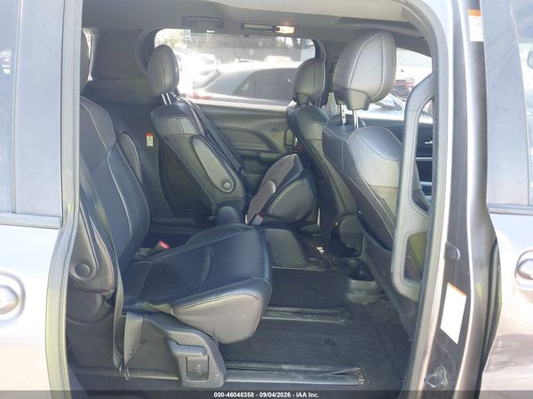 2021 TOYOTA SIENNA XSE — I8