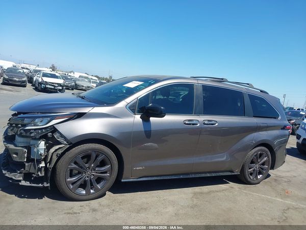 2021 TOYOTA SIENNA XSE — I117