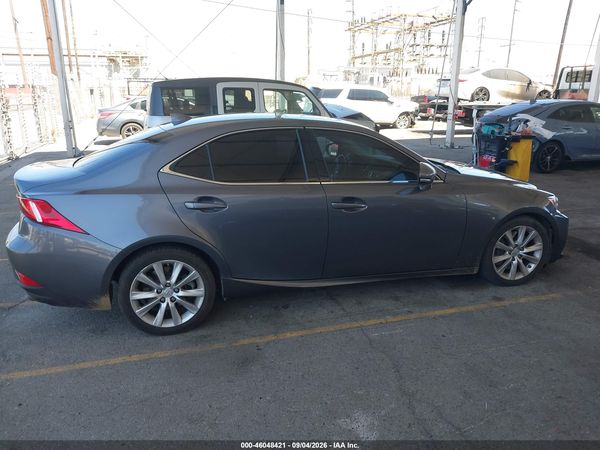 2016 LEXUS IS 200T